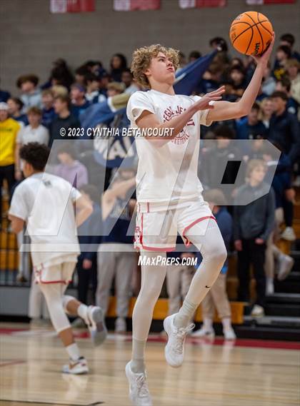 Thumbnail 1 in Regis Jesuit vs Mullen photogallery.