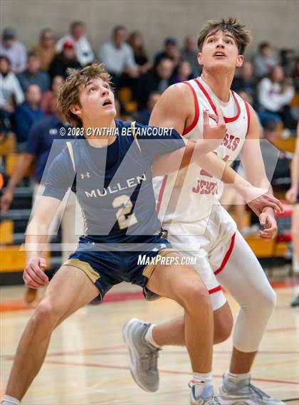 Thumbnail 2 in Regis Jesuit vs Mullen photogallery.