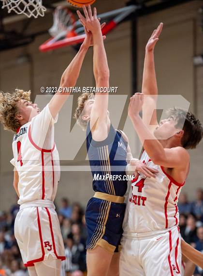 Thumbnail 1 in Regis Jesuit vs Mullen photogallery.