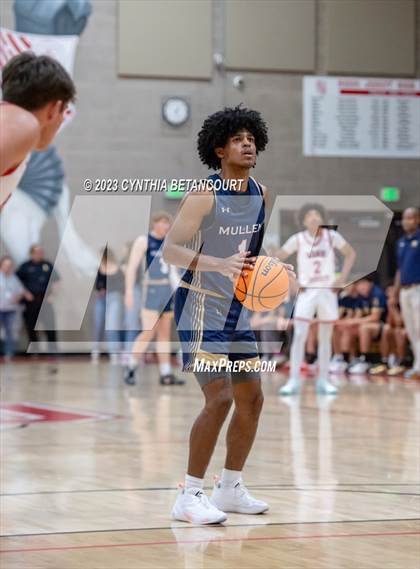 Thumbnail 3 in Regis Jesuit vs Mullen photogallery.