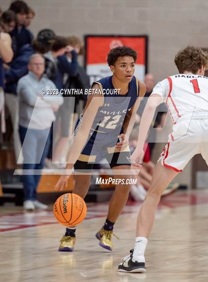 Thumbnail 2 in Regis Jesuit vs Mullen photogallery.