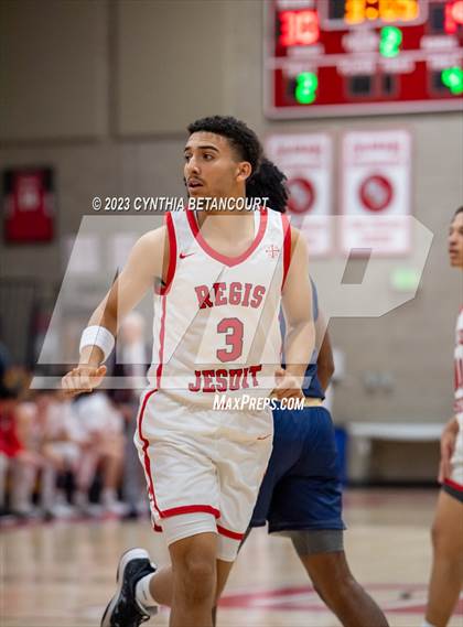 Thumbnail 3 in Regis Jesuit vs Mullen photogallery.