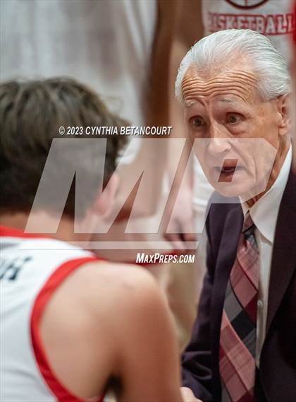 Thumbnail 1 in Regis Jesuit vs Mullen photogallery.