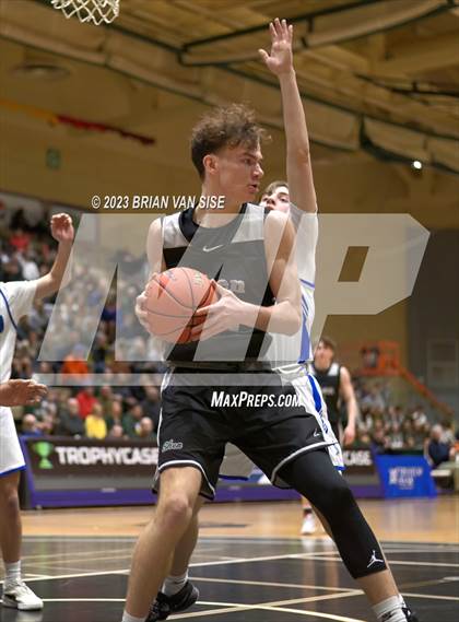 Thumbnail 1 in Saratoga Springs vs. Shenendehowa photogallery.