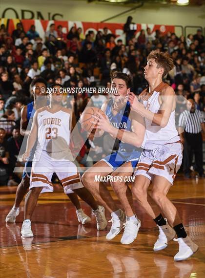 Thumbnail 2 in Katy Taylor vs Dobie (McDonald's Texas Invitational) photogallery.