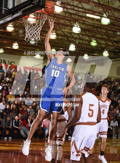 Thumbnail 1 in Katy Taylor vs Dobie (McDonald's Texas Invitational) photogallery.