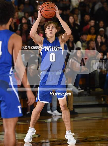 Thumbnail 2 in Katy Taylor vs Dobie (McDonald's Texas Invitational) photogallery.