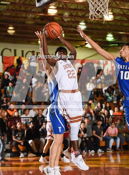 Thumbnail 1 in Katy Taylor vs Dobie (McDonald's Texas Invitational) photogallery.