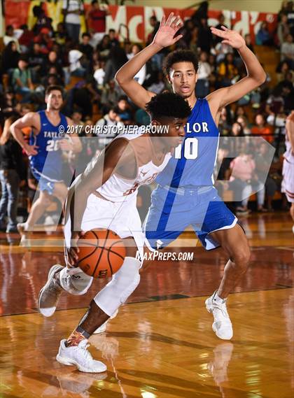 Thumbnail 2 in Katy Taylor vs Dobie (McDonald's Texas Invitational) photogallery.