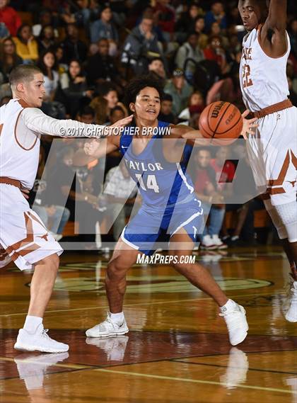 Thumbnail 2 in Katy Taylor vs Dobie (McDonald's Texas Invitational) photogallery.