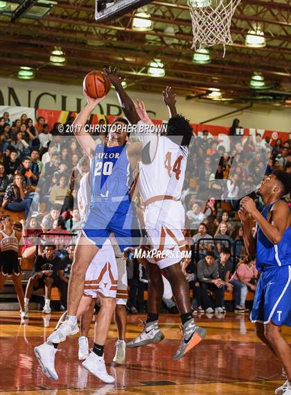 Thumbnail 3 in Katy Taylor vs Dobie (McDonald's Texas Invitational) photogallery.