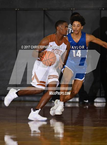 Thumbnail 1 in Katy Taylor vs Dobie (McDonald's Texas Invitational) photogallery.