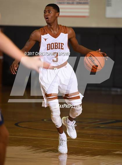 Thumbnail 3 in Katy Taylor vs Dobie (McDonald's Texas Invitational) photogallery.