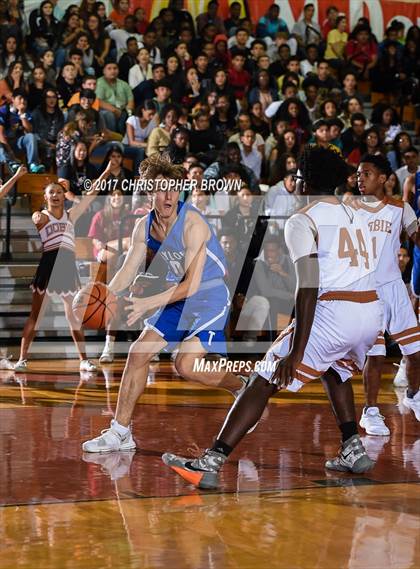 Thumbnail 3 in Katy Taylor vs Dobie (McDonald's Texas Invitational) photogallery.