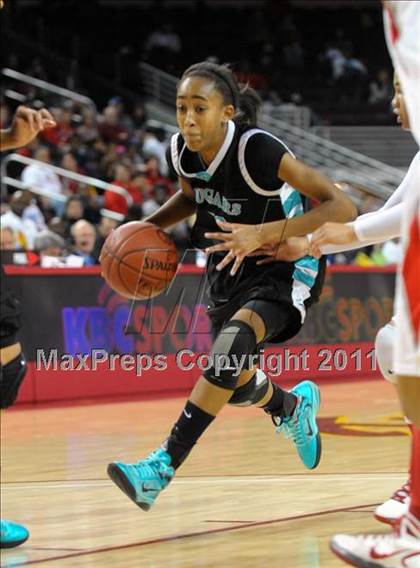 Thumbnail 2 in Canyon Springs vs. Mater Dei (CIF SoCal D1 Regional Final) photogallery.