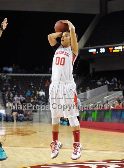 Thumbnail 3 in Canyon Springs vs. Mater Dei (CIF SoCal D1 Regional Final) photogallery.