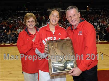 Thumbnail 3 in Canyon Springs vs. Mater Dei (CIF SoCal D1 Regional Final) photogallery.