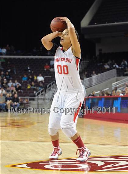 Thumbnail 2 in Canyon Springs vs. Mater Dei (CIF SoCal D1 Regional Final) photogallery.