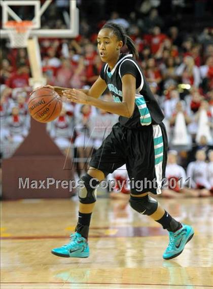 Thumbnail 2 in Canyon Springs vs. Mater Dei (CIF SoCal D1 Regional Final) photogallery.