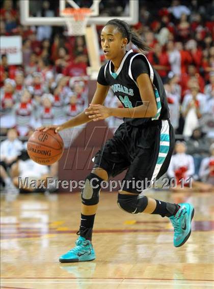Thumbnail 3 in Canyon Springs vs. Mater Dei (CIF SoCal D1 Regional Final) photogallery.