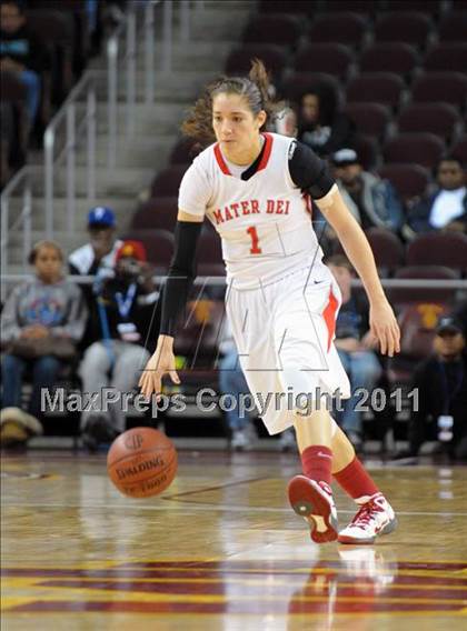 Thumbnail 1 in Canyon Springs vs. Mater Dei (CIF SoCal D1 Regional Final) photogallery.