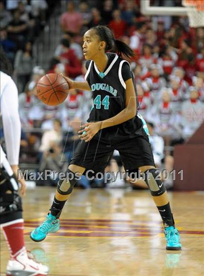Thumbnail 2 in Canyon Springs vs. Mater Dei (CIF SoCal D1 Regional Final) photogallery.