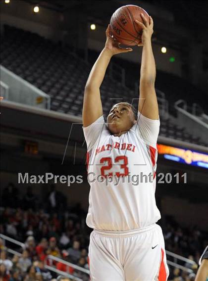 Thumbnail 3 in Canyon Springs vs. Mater Dei (CIF SoCal D1 Regional Final) photogallery.