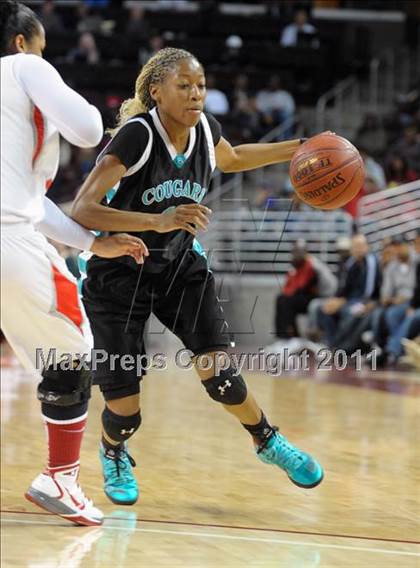 Thumbnail 2 in Canyon Springs vs. Mater Dei (CIF SoCal D1 Regional Final) photogallery.