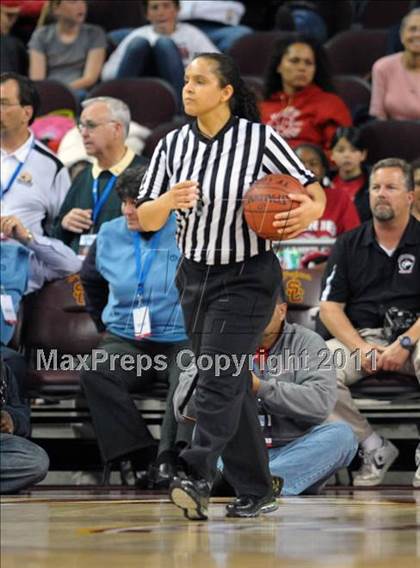 Thumbnail 2 in Canyon Springs vs. Mater Dei (CIF SoCal D1 Regional Final) photogallery.