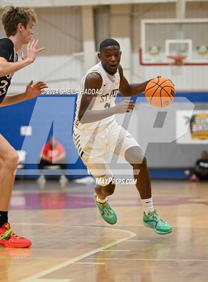 Thumbnail 3 in Calvary Christian vs St Peterburg (Sun Bash Tampa) photogallery.