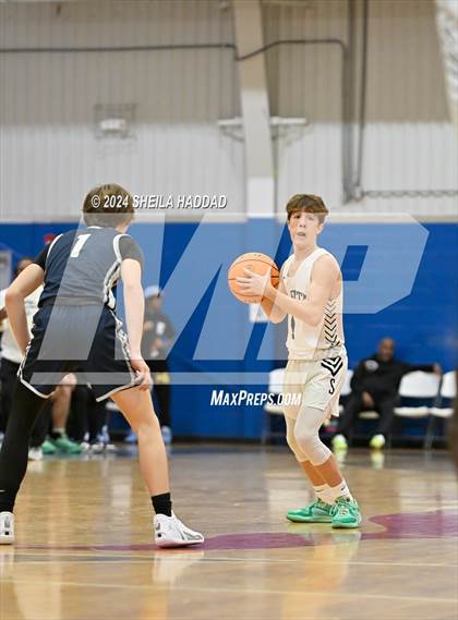 Thumbnail 3 in Calvary Christian vs St Peterburg (Sun Bash Tampa) photogallery.