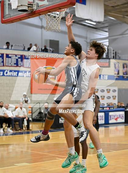 Thumbnail 1 in Calvary Christian vs St Peterburg (Sun Bash Tampa) photogallery.