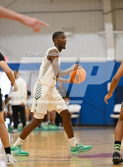 Thumbnail 3 in Calvary Christian vs St Peterburg (Sun Bash Tampa) photogallery.