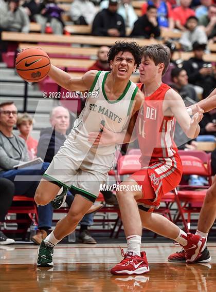 Thumbnail 1 in St. Mary's @ Mater Dei (Nike Extravaganza) photogallery.