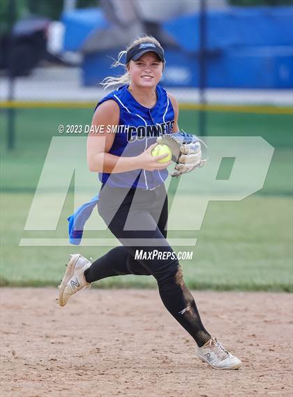 Thumbnail 2 in Muscatine vs West Liberty (Rick Doran Classic) photogallery.