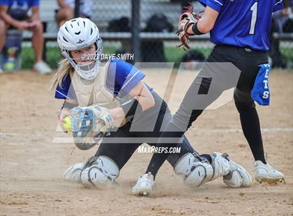 Thumbnail 3 in Muscatine vs West Liberty (Rick Doran Classic) photogallery.