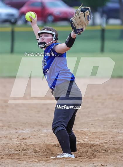 Thumbnail 2 in Muscatine vs West Liberty (Rick Doran Classic) photogallery.