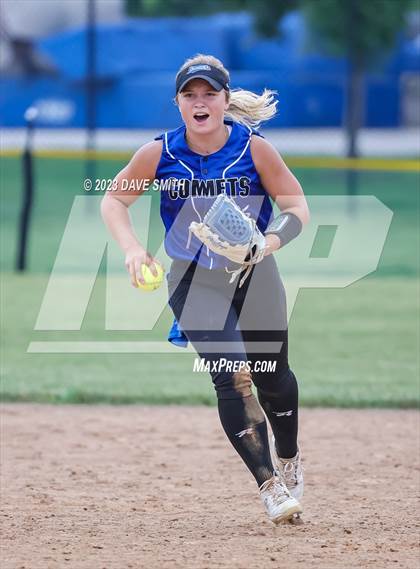 Thumbnail 1 in Muscatine vs West Liberty (Rick Doran Classic) photogallery.