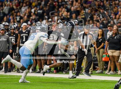 Thumbnail 1 in Steele vs Harlan (UIL 6A D2 reginal playoff) photogallery.