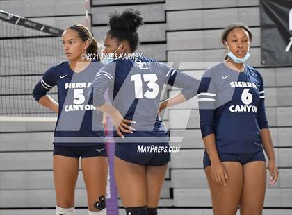 Thumbnail 1 in Sierra Canyon vs. Assmutition (Durango Fall Classic) photogallery.