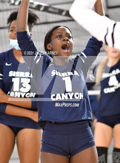 Thumbnail 3 in Sierra Canyon vs. Assmutition (Durango Fall Classic) photogallery.