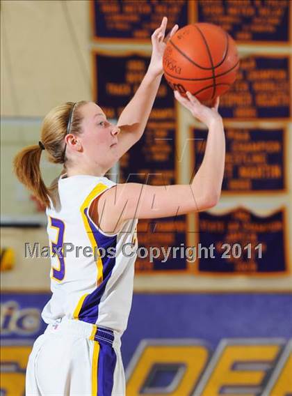 Thumbnail 2 in Penn Manor @ Lancaster Catholic photogallery.
