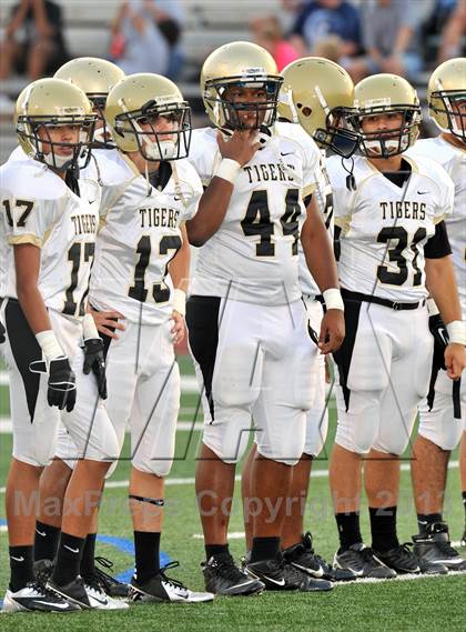 Thumbnail 1 in Irving Black @ Lewisville Maroon photogallery.
