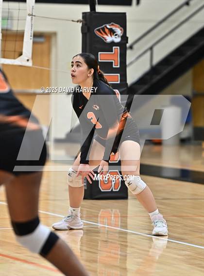 Thumbnail 1 in FR: Valor Christian @ Lakewood photogallery.