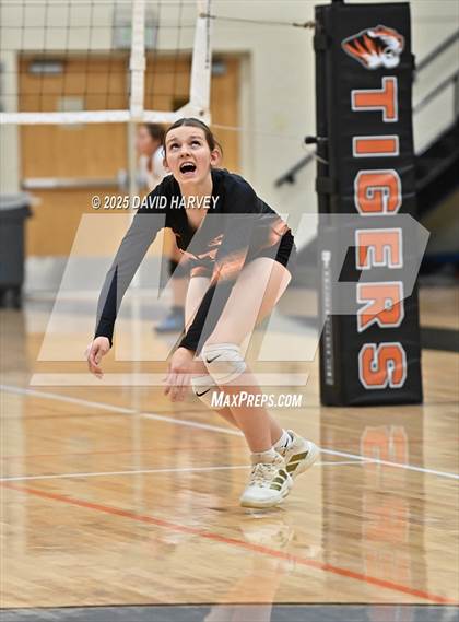 Thumbnail 1 in FR: Valor Christian @ Lakewood photogallery.