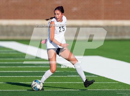 Thumbnail 3 in Keller vs. Bell (UIL 5A Region 2 Bi-District Playoff) photogallery.