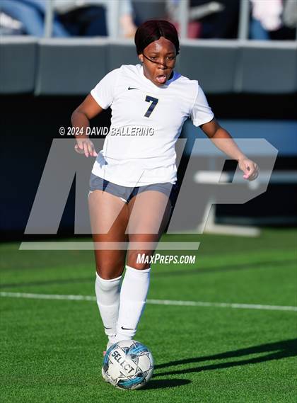 Thumbnail 2 in Keller vs. Bell (UIL 5A Region 2 Bi-District Playoff) photogallery.