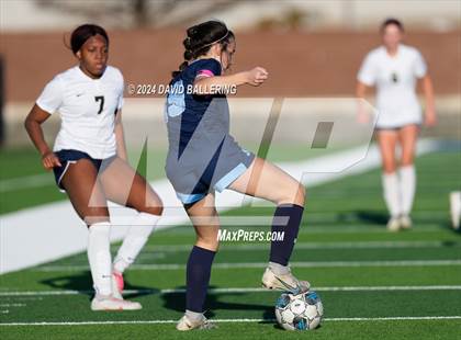Thumbnail 2 in Keller vs. Bell (UIL 5A Region 2 Bi-District Playoff) photogallery.