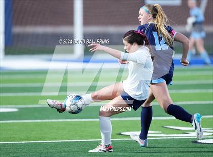 Thumbnail 2 in Keller vs. Bell (UIL 5A Region 2 Bi-District Playoff) photogallery.
