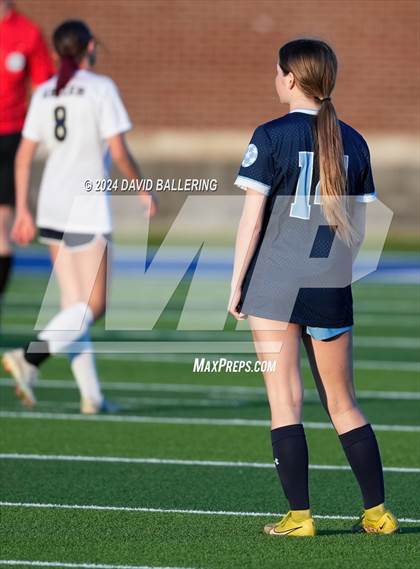 Thumbnail 1 in Keller vs. Bell (UIL 5A Region 2 Bi-District Playoff) photogallery.